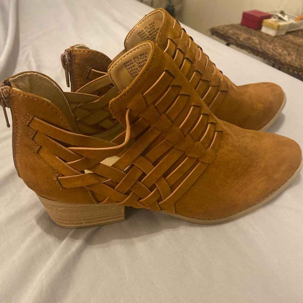 Lauren Conrad Size 9.5 M Tanzanite/Cognac Colored Shoes EUC